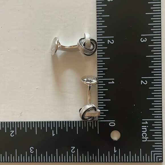NWOB Saks Fifth Avenue Classic Knot Cuff Links for Men; Metal Silver Color - Picture 5 of 9